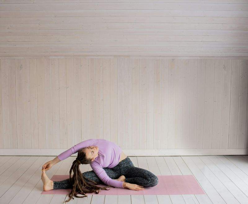 Scopri i Benefici del Vinyasa Yoga